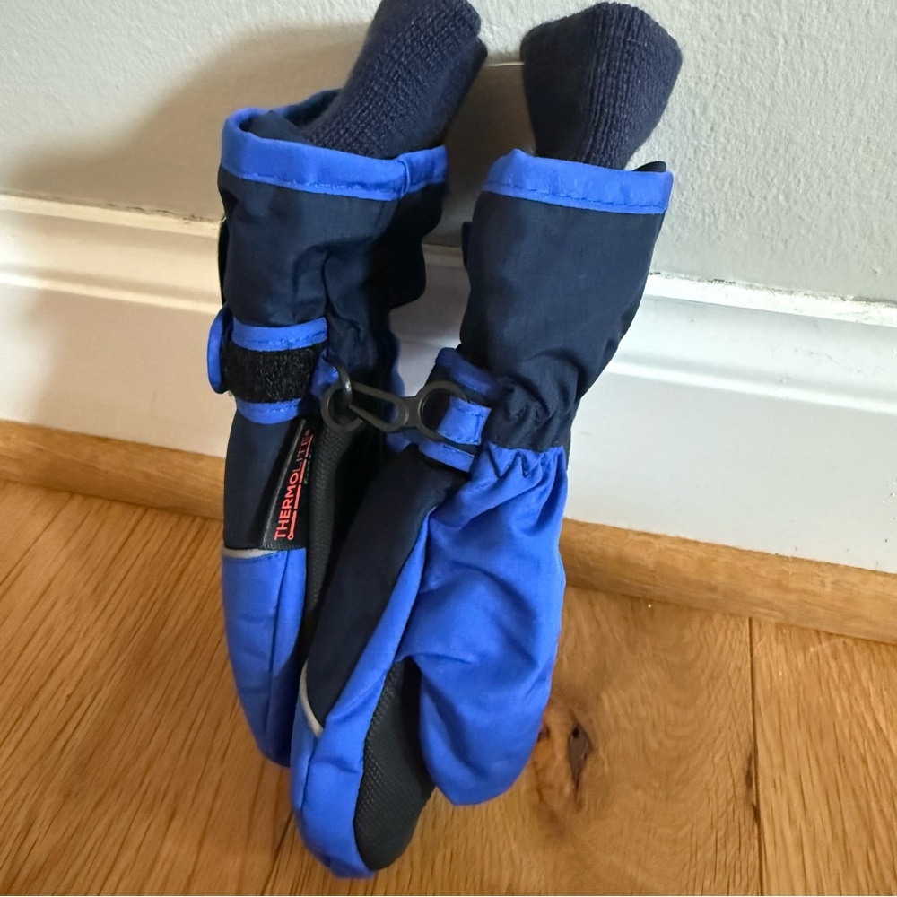 Cozy Blue and Black Kids Mittens - Picture 4 of 6